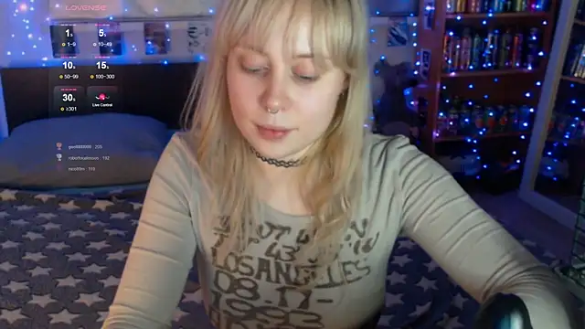 Snapshot of s1lvercherub chatting on 05/16/26, 07:45 s1lvercherub online show from 05/16/26, 07:45