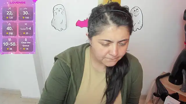 TifanyAmazinng online show from 10/01/25, 12:22