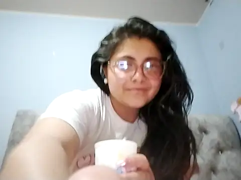 TifanyAmazinng online show from 12/18/25, 12:27