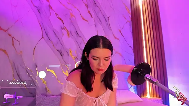 alicecute77 online show from 10/28/25, 02:26