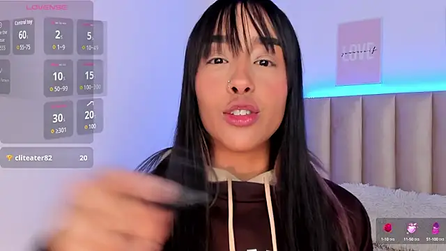 Snapshot of Aleja_ruizz chatting on 09/24/25, 05:00 Aleja ruizz online show from 09/24/25, 05:00