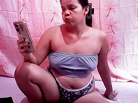 Snapshot of Sexylyka30 chatting on 06/26/26, 02:38 Sexylyka30 online show from 06/26/26, 02:38