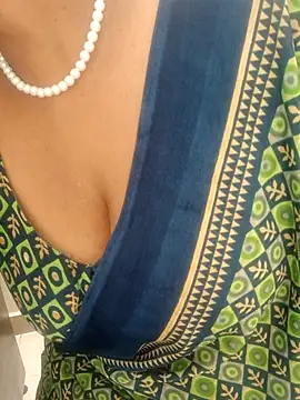 tami lavanya online show from 10/21/25, 05:19