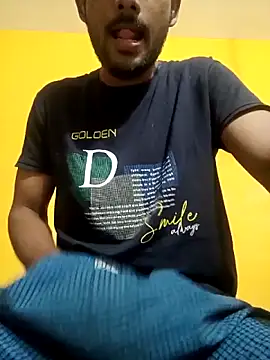 Snapshot of mayur_raaje chatting on 11/18/25, 04:33 mayur raaje online show from 11/18/25, 04:33