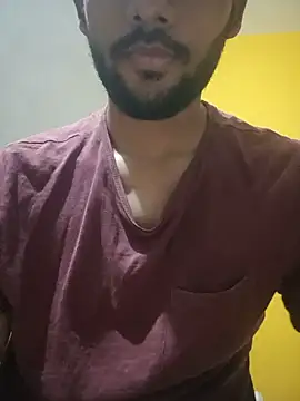 Snapshot of mayur_raaje chatting on 05/27/26, 04:15 mayur raaje online show from 05/27/26, 04:15