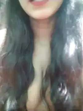 Snapshot of BerryOnFire chatting on 10/30/25, 08:05 BerryOnFire online show from 10/30/25, 08:05