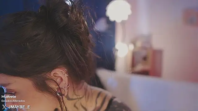 Snapshot of janne_maybe chatting on 01/15/26, 02:54 janne maybe online show from 01/15/26, 02:54