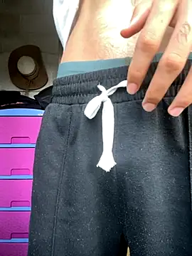 Axel-Mejia online show from 10/24/25, 07:10