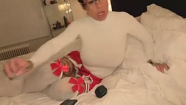 sexygilf82 online show from 09/26/25, 09:08