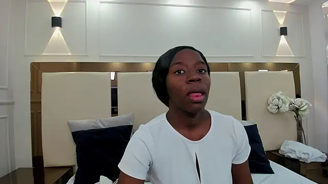  emma willliams  online show from 11/22/25, 09:25