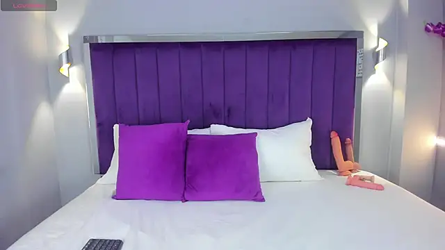 ElaraDusk online show from 10/10/25, 04:44