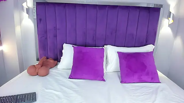 ElaraDusk online show from 10/22/25, 04:46