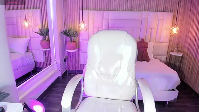 DulceGreem online show from 12/18/25, 11:38