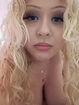 Snapshot of Destinyym chatting on 03/03/26, 08:26 Destinyym online show from 03/03/26, 08:26