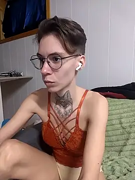 HoneySquirrel online show from 04/06/26, 06:20