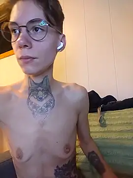 HoneySquirrel online show from 04/07/26, 07:14