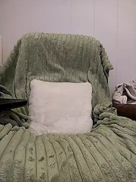 HoneySquirrel online show from 05/29/26, 08:07