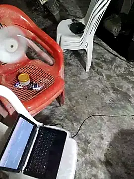 Snapshot of giannis090 chatting on 09/18/25, 08:44 giannis090 online show from 09/18/25, 08:44