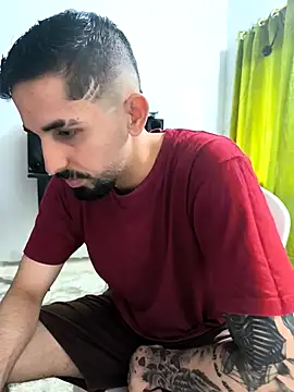 Snapshot of giannis090 chatting on 10/12/25, 09:58 giannis090 online show from 10/12/25, 09:58