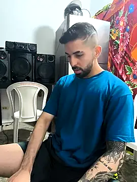 Snapshot of giannis090 chatting on 11/05/25, 08:09 giannis090 online show from 11/05/25, 08:09