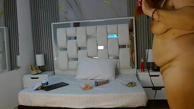 VanessaHard as online show from 09/21/25, 07:15