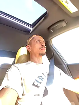 Snapshot of SlimSexxxy69 chatting on 10/16/25, 03:46 SlimSexxxy69 online show from 10/16/25, 03:46