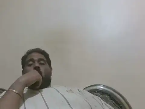 elpoop7305 online show from 11/18/25, 11:37