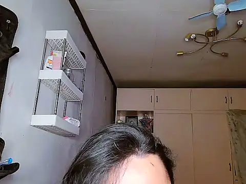 YourNikkieXxx online show from 12/15/25, 06:34