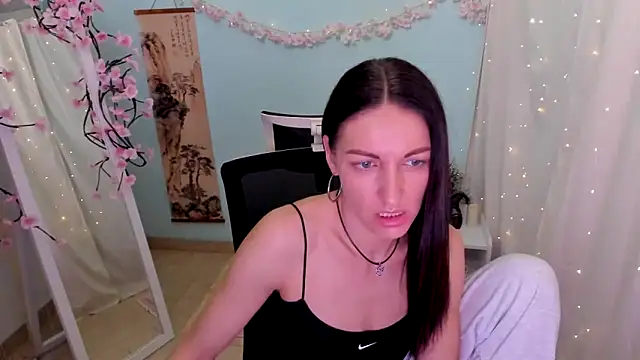 Aurora Loveu online show from 04/15/26, 07:58