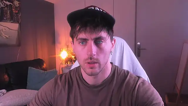 Snapshot of Oscar_Miller_ chatting on 09/28/25, 09:09 Oscar Miller online show from 09/28/25, 09:09