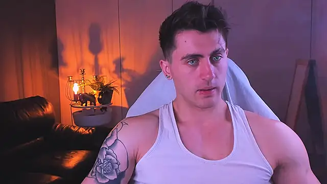 Snapshot of Oscar_Miller_ chatting on 10/10/25, 09:03 Oscar Miller online show from 10/10/25, 09:03