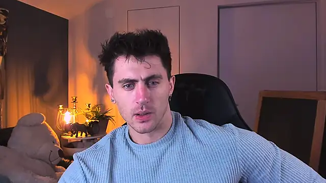 Snapshot of Oscar_Miller_ chatting on 10/28/25, 08:55 Oscar Miller online show from 10/28/25, 08:55