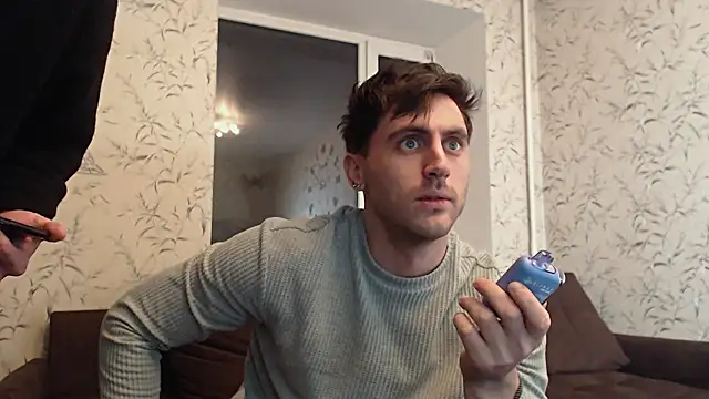 Snapshot of Oscar_Miller_ chatting on 11/23/25, 10:09 Oscar Miller online show from 11/23/25, 10:09