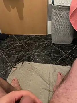 Snapshot of geilheit12 chatting on 11/06/25, 04:19 geilheit12 online show from 11/06/25, 04:19