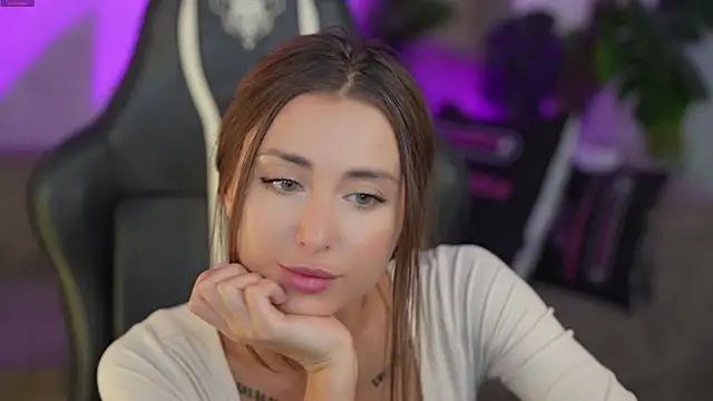 Snapshot of Luna_secretgirl chatting on 09/15/25, 10:15 Luna secretgirl online show from 09/15/25, 10:15