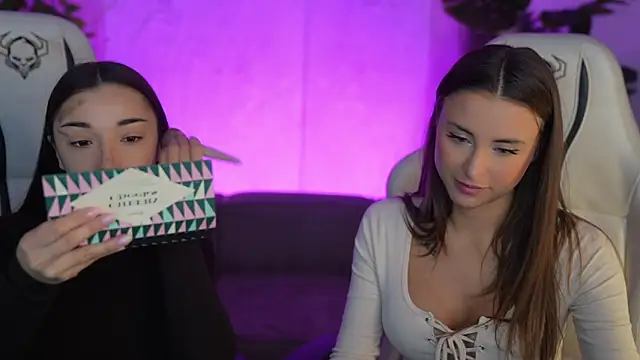 Snapshot of Luna_secretgirl chatting on 12/18/25, 07:58 Luna secretgirl online show from 12/18/25, 07:58