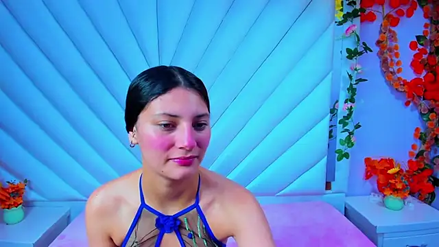  Luna Bennett online show from 10/28/25, 11:47