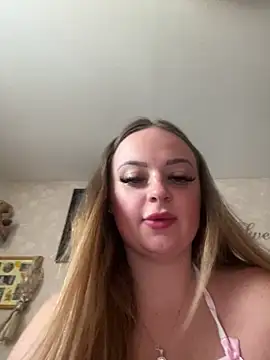 Snapshot of SexySashaxox chatting on 05/24/26, 11:04 SexySashaxox online show from 05/24/26, 11:04