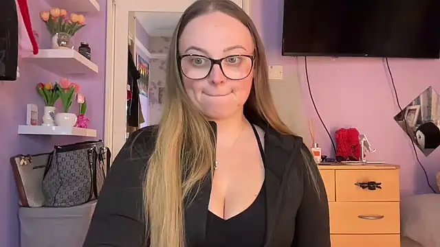 Snapshot of SexySashaxox chatting on 06/01/26, 08:21 SexySashaxox online show from 06/01/26, 08:21