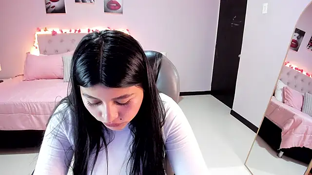 Miss Cataleya   online show from 05/25/26, 12:44