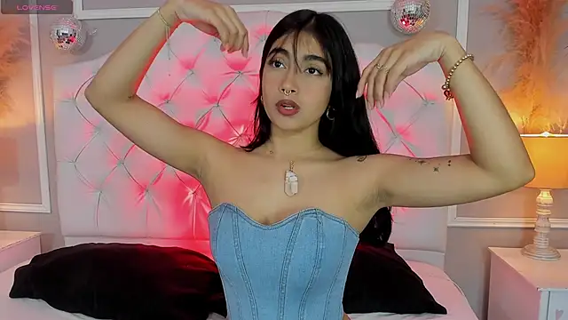 Snapshot of cherry_vega_ chatting on 10/29/25, 12:40 cherry vega online show from 10/29/25, 12:40