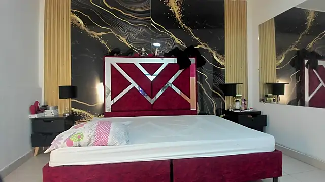 VioletRose as online show from 11/22/25, 08:19