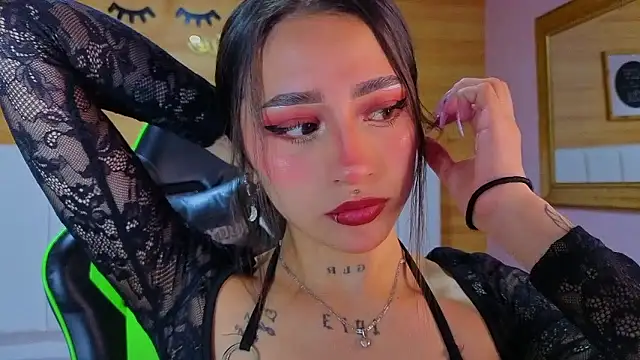 Abril Velvet a  online show from 01/08/26, 12:40