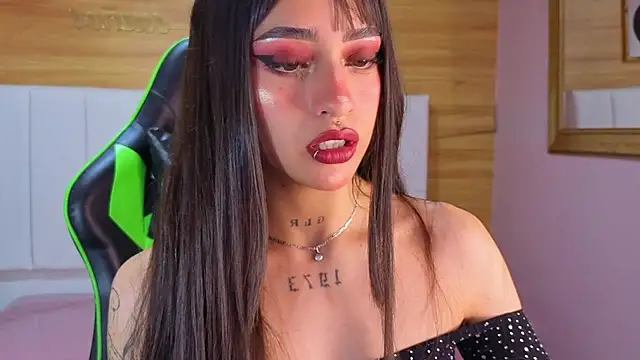 Abril Velvet a  online show from 01/14/26, 12:33