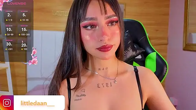 Abril Velvet a  online show from 01/15/26, 12:54