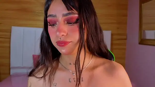 Abril Velvet a  online show from 01/16/26, 12:42