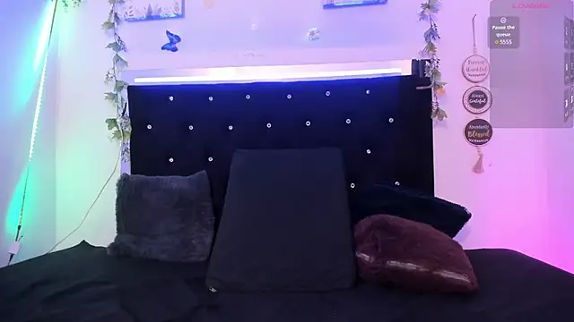 Snapshot of AkariRosetti chatting on 09/11/25, 01:11 AkariRosetti online show from 09/11/25, 01:11