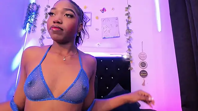 Snapshot of AkariRosetti chatting on 09/30/25, 12:43 AkariRosetti online show from 09/30/25, 12:43