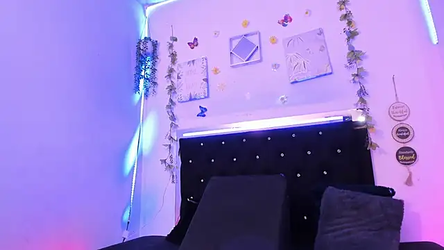 AkariRosetti online show from 10/01/25, 12:00