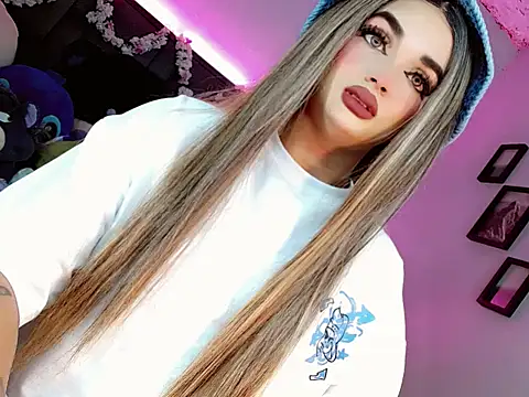 Snapshot of kattie_Sweet_ chatting on 11/12/25, 01:00 kattie Sweet online show from 11/12/25, 01:00